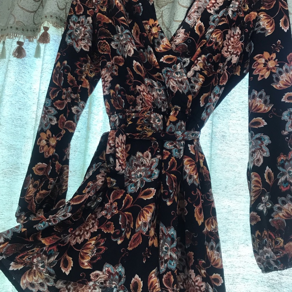 worn once! super cute floral romper from macy’s